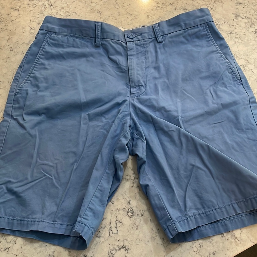 Old Navy 32 blue flat front shorts